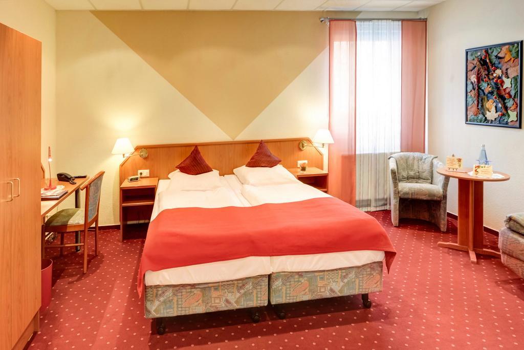 Hotel Restaurant Zum Werdersee Бремен Екстериор снимка