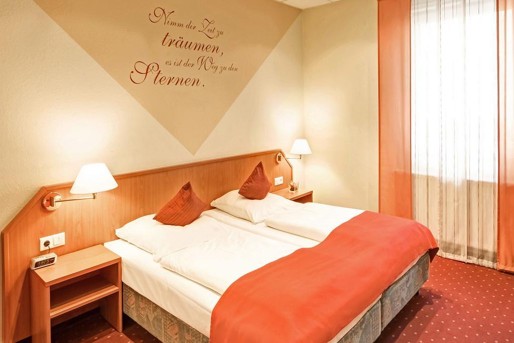 Hotel Restaurant Zum Werdersee Бремен Екстериор снимка