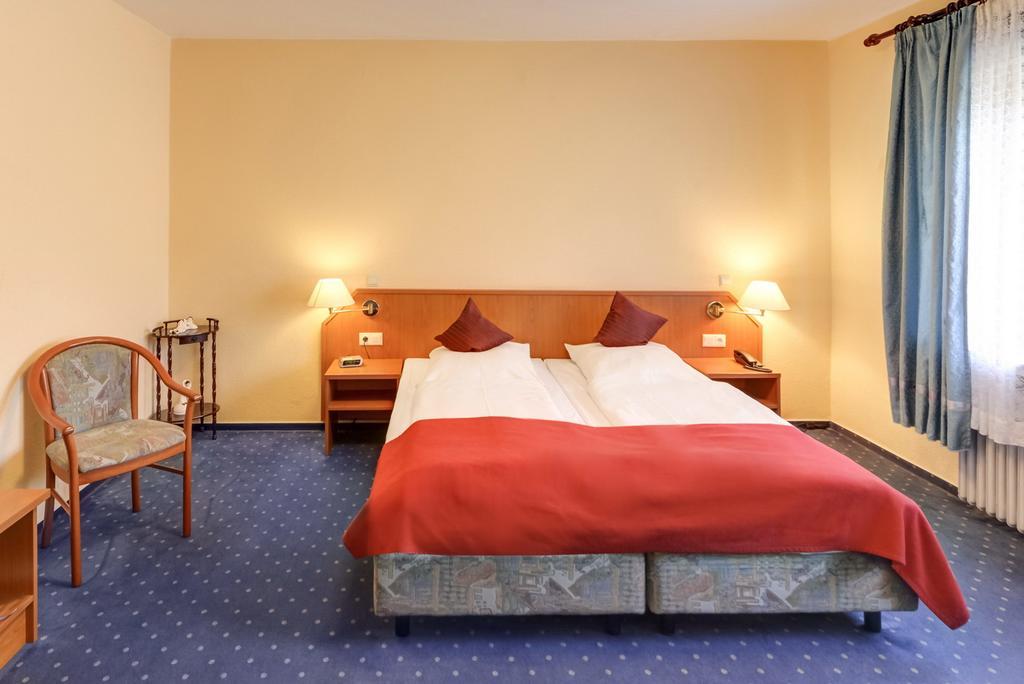 Hotel Restaurant Zum Werdersee Бремен Екстериор снимка